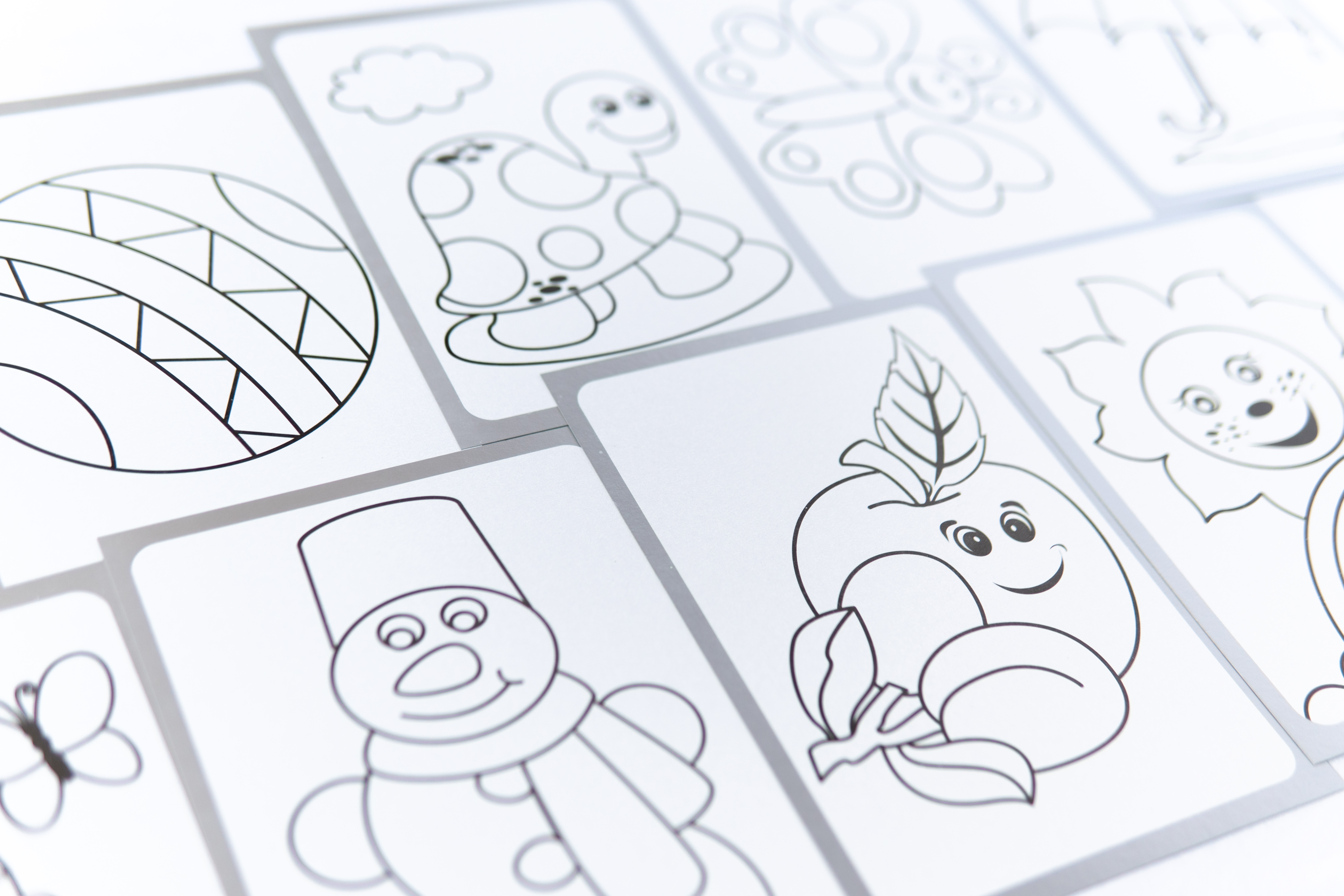 Malbuch mit Kartonbildern Zeichnungen für Kleinkinder Sprache Ukrainisch/Malbuch mit Kartonbildern Zeichnungen für Kleinkinder Sprache Ukrainisch
